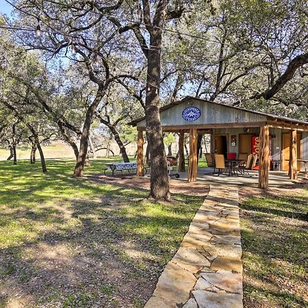 Riverfront Blanco Home With Shaded Porch And Hot Tub Exterior foto