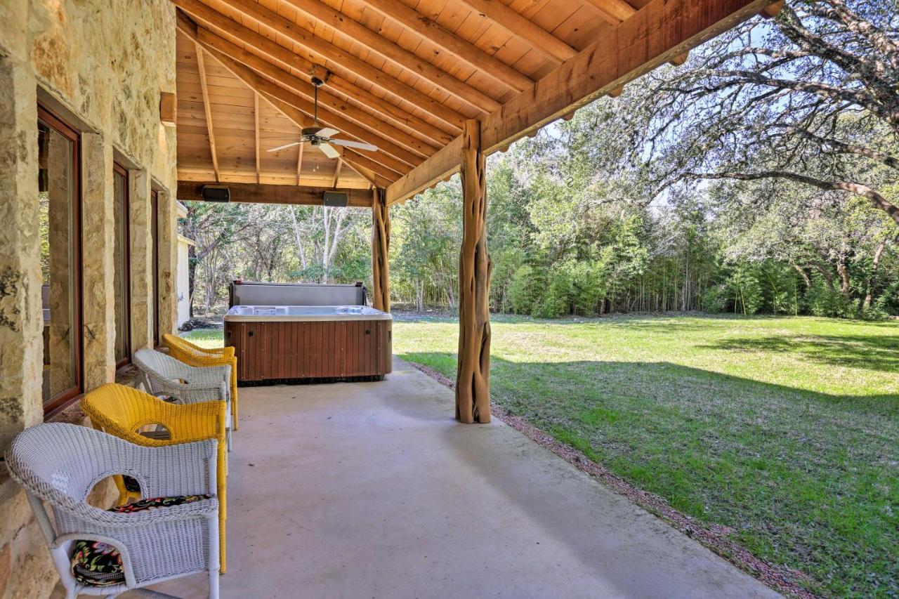 Riverfront Blanco Home With Shaded Porch And Hot Tub Exterior foto